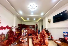 Nhà 3 Tầng 5x30m, cách Chợ Thủ Đức 300m, Xe Hơi Vào Nhà